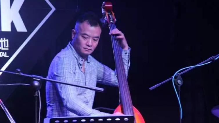 Walking Bass：同一首标准曲，如何演奏出不同的风格？| 李敬爵士贝斯1